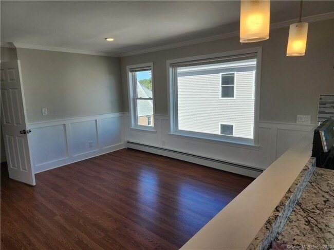 Building Photo - 126 Downing St