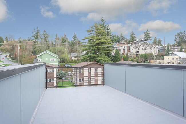 Building Photo - 3bd/2.5ba Seattle Townhome