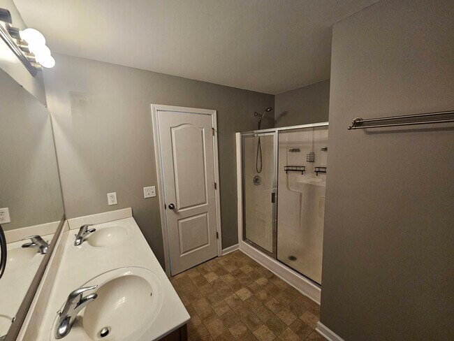 Building Photo - 14419 Glendon Hall Ln