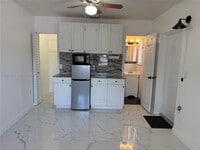 Building Photo - 1230 North Dr