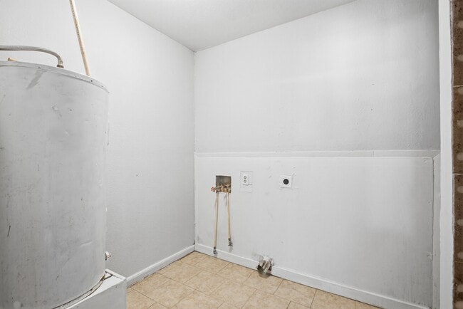 Building Photo - 5326 Doulton Dr