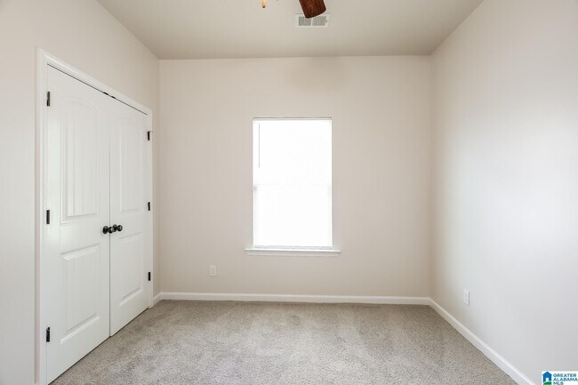 Building Photo - 213 Hampton Dr