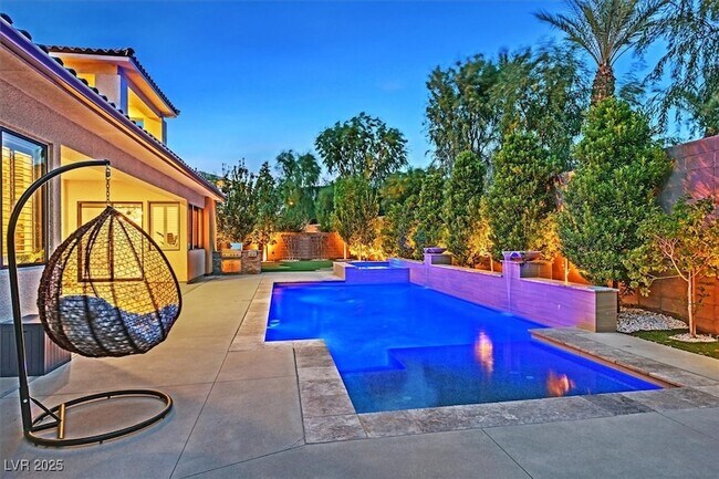 Building Photo - 65 Garibaldi Wy