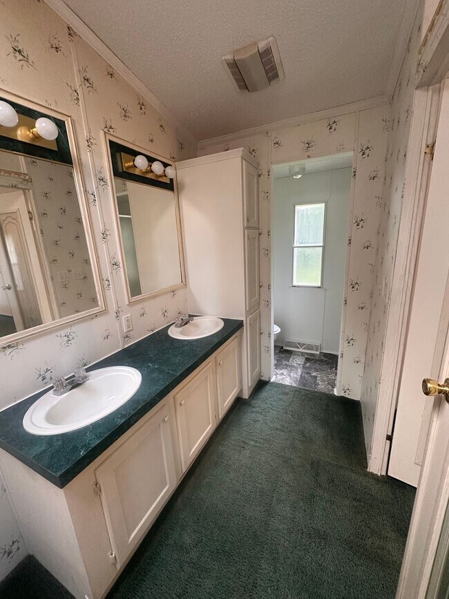 Building Photo - 116 Dream Ct