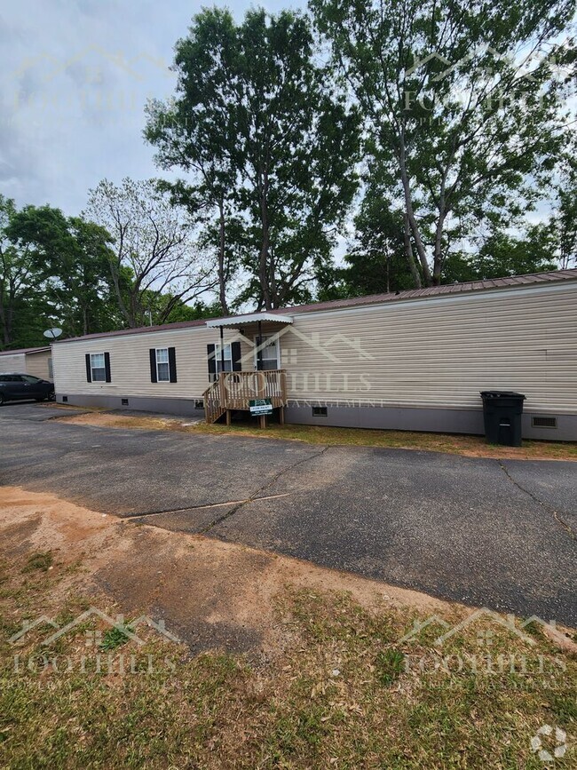 Building Photo - 3 Bedroom Mobile Home in Anderson – Freshl...