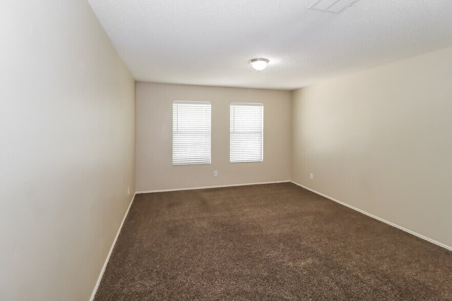 Building Photo - 2956 Santa Sabina Dr