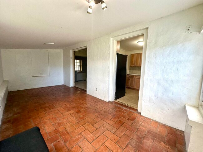 Building Photo - 4743 Purdy Ln