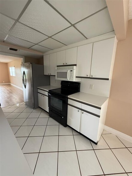 Primary Photo - 1300 SW 125th Ave