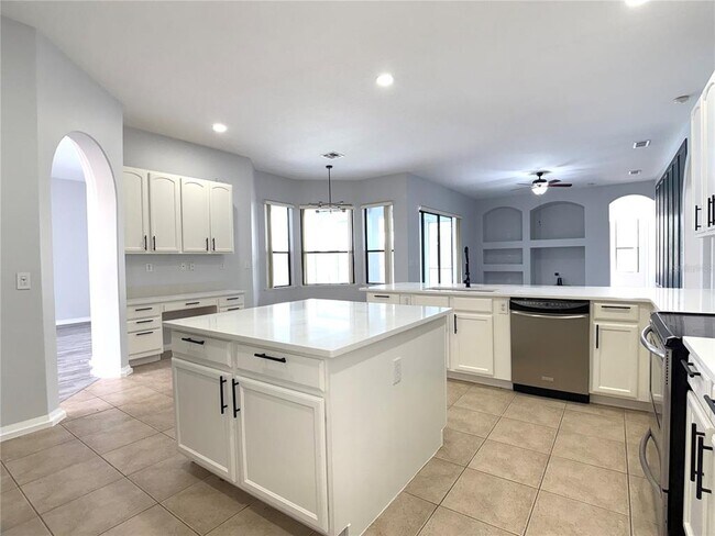 Building Photo - 448 Coventry Rd