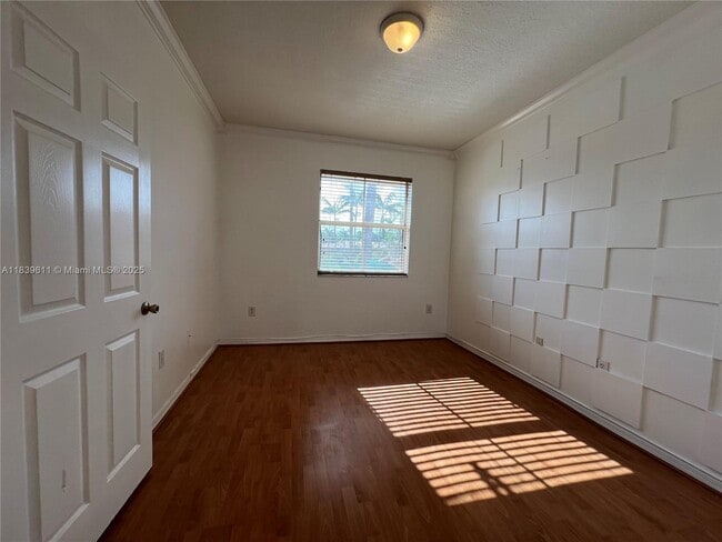 Building Photo - 6202 NW 115th Pl