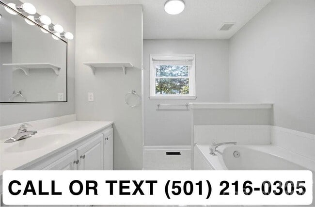 Building Photo - 1307 Creekview Dr
