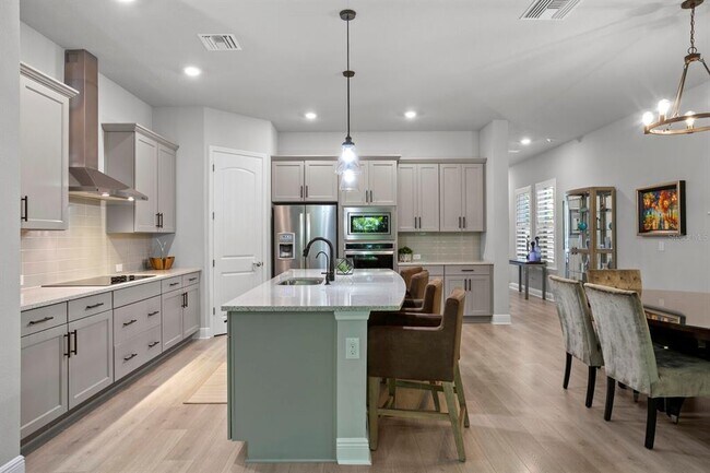 Building Photo - 408 S Matanzas Ave