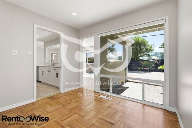 Building Photo - 1109 Ridgewood Dr