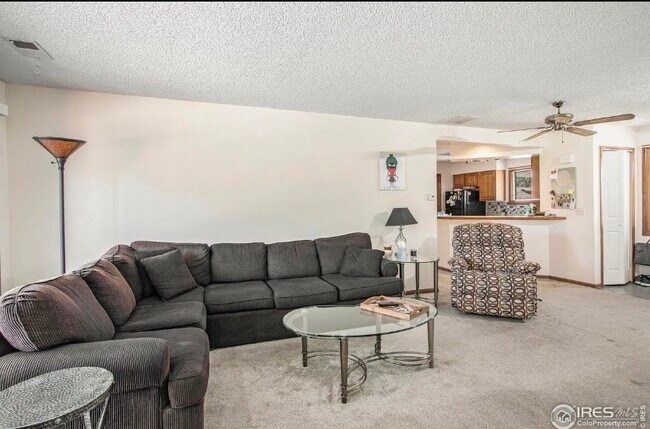 Building Photo - 1424 Front Nine Dr