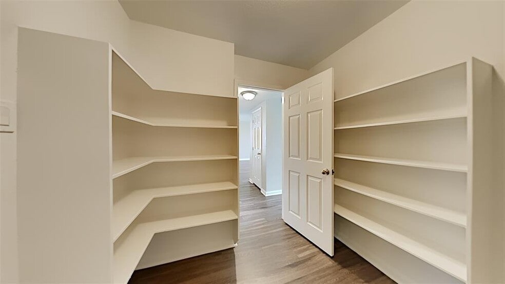 Building Photo - 15406 Lynford Crest Dr