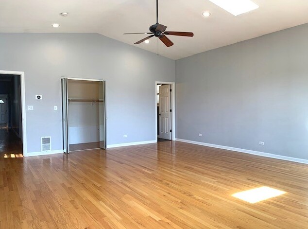 Building Photo - 1327 W Walton St