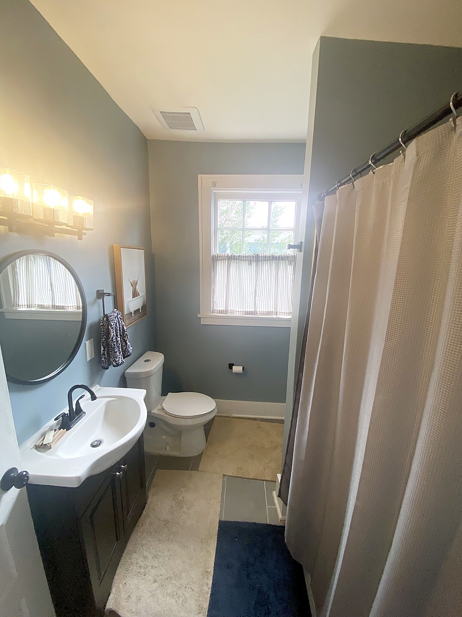Bathroom - 412 E 40th St