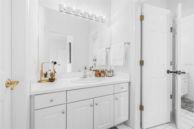 Building Photo - 313 Inner Harbour Cir