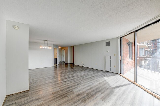 Building Photo - 232 Harmon Cove Tower