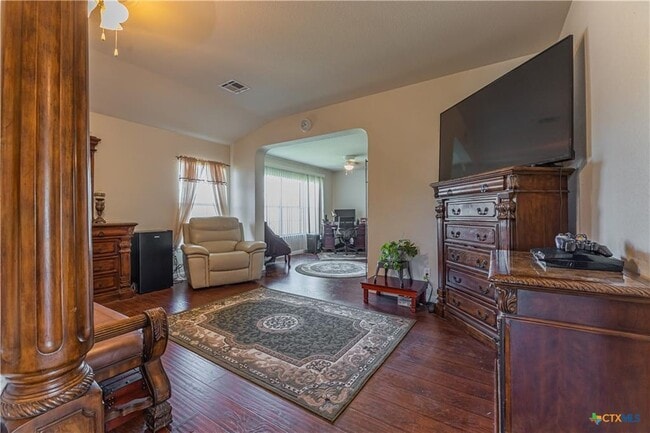 Building Photo - 701 Bighorn Dr