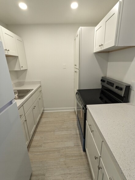 Building Photo - 359 S McMullen Booth Rd