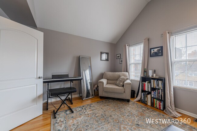 Building Photo - 1438 W Cortez St