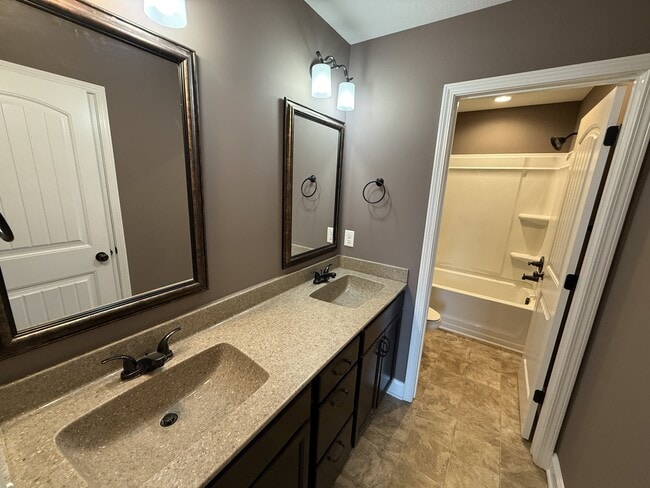 Building Photo - 113 Grassmire Dr