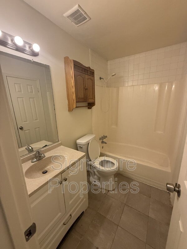 Building Photo - 917 Wickford Dr