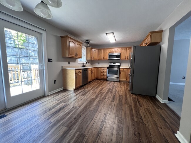 Building Photo - 848 Quadrilla St