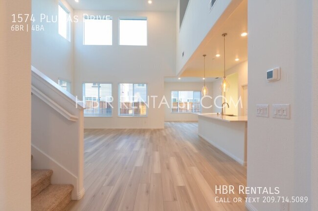 Building Photo - 1574 Plumas Dr