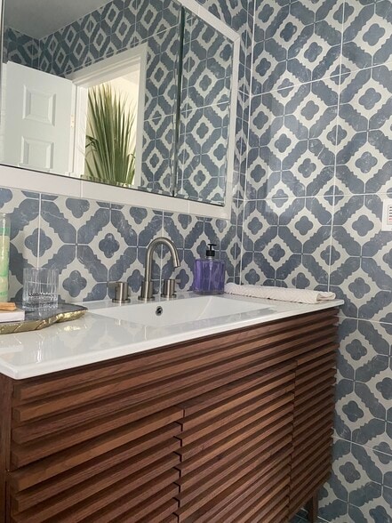 Custom bath vanity - 607 N L St