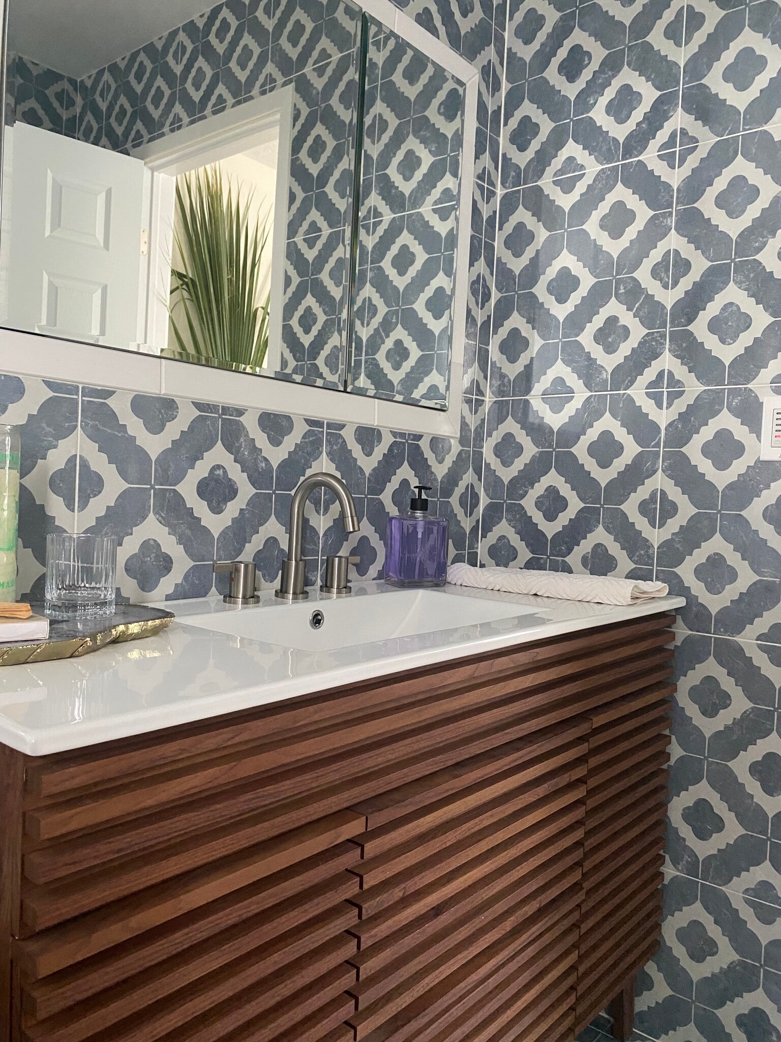Custom bath vanity - 607 N L St