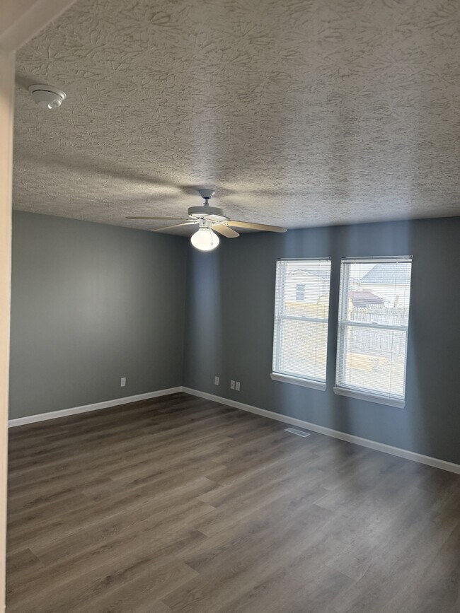 Building Photo - 804 Woodmere Dr