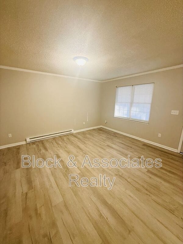 Building Photo - 118 N McCrary St