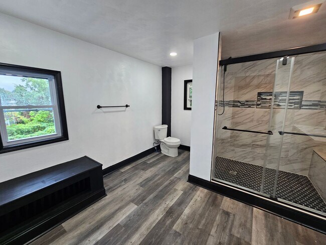 Building Photo - Newly updated 3 Bedroom 1 Bathroom house located in the Hill District!