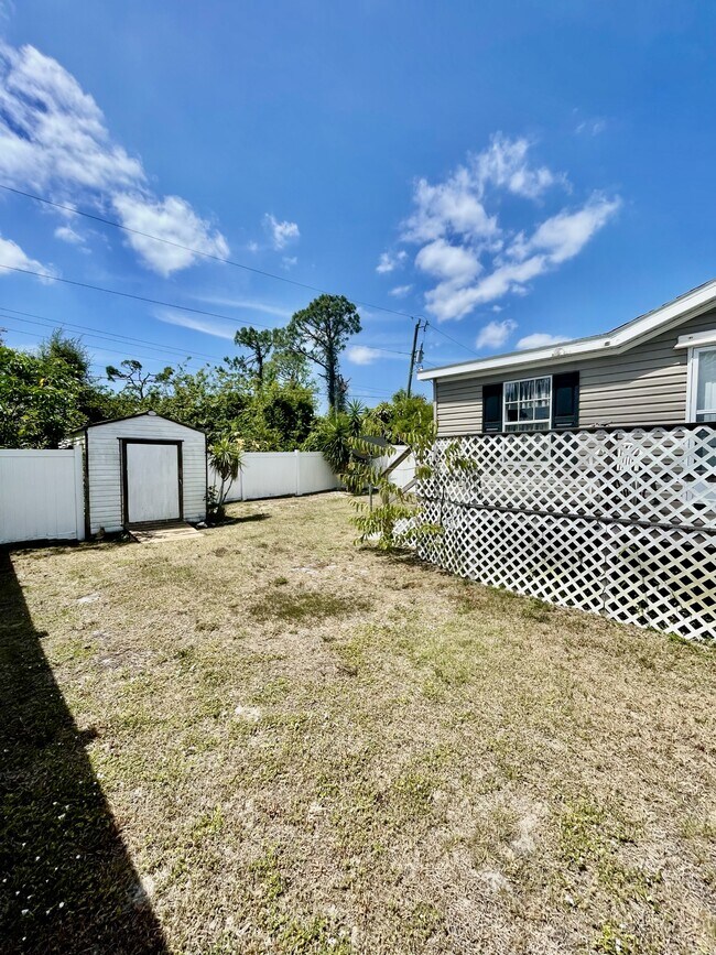 Building Photo - 19621 N Tamiami Trl