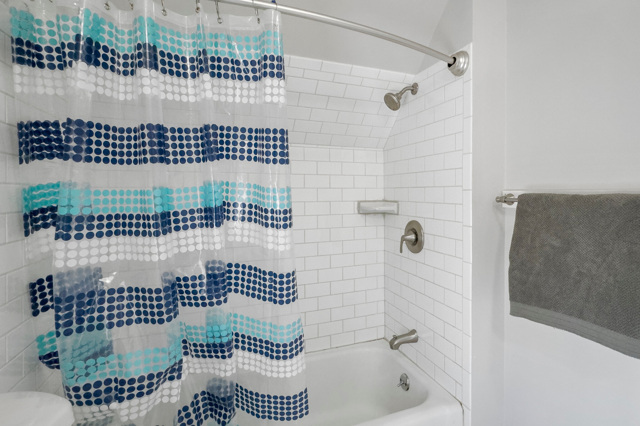 Building Photo - 87 Pleasant St