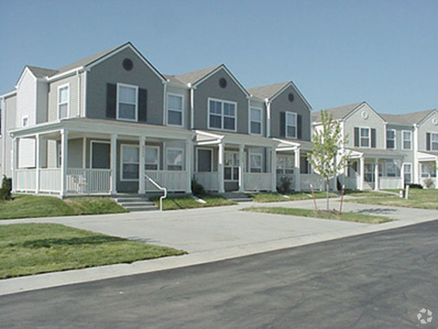 Building Photo - Paige Pointe Townhomes