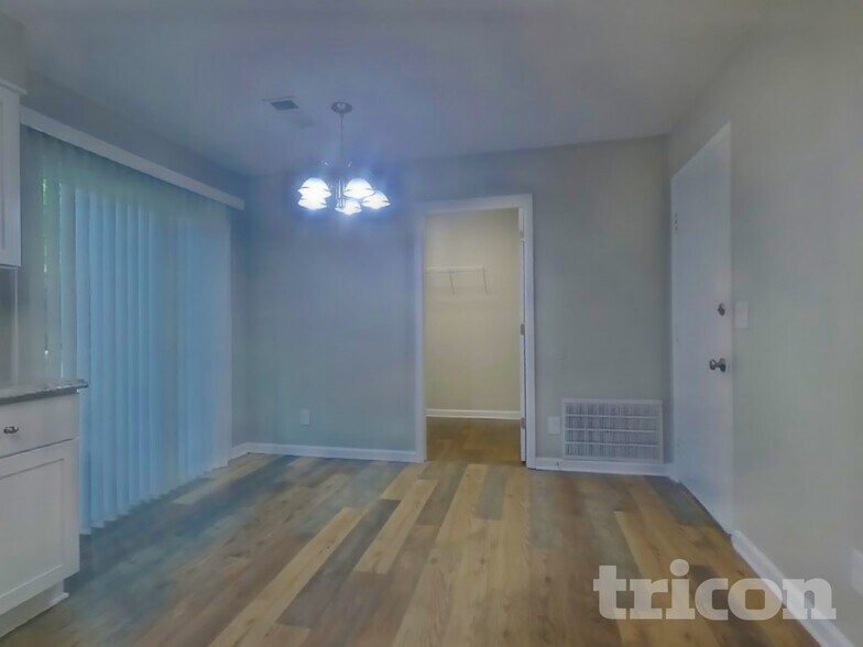 Building Photo - 1820 Crestwood Dr NW