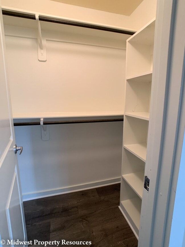 Building Photo - 3 Bedroom Home For Rent | Offered by Midwe...