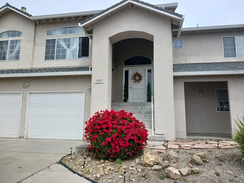 Building Photo - 10072 Roseview Dr