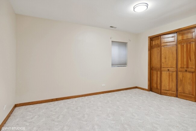 Building Photo - 2327 Flat Rock Ct
