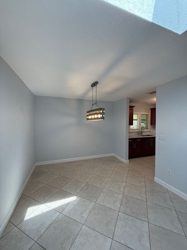 Building Photo - 104 Hatfield Ct