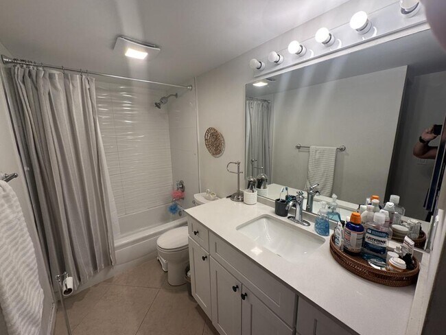 Building Photo - 160 Yacht Club Way