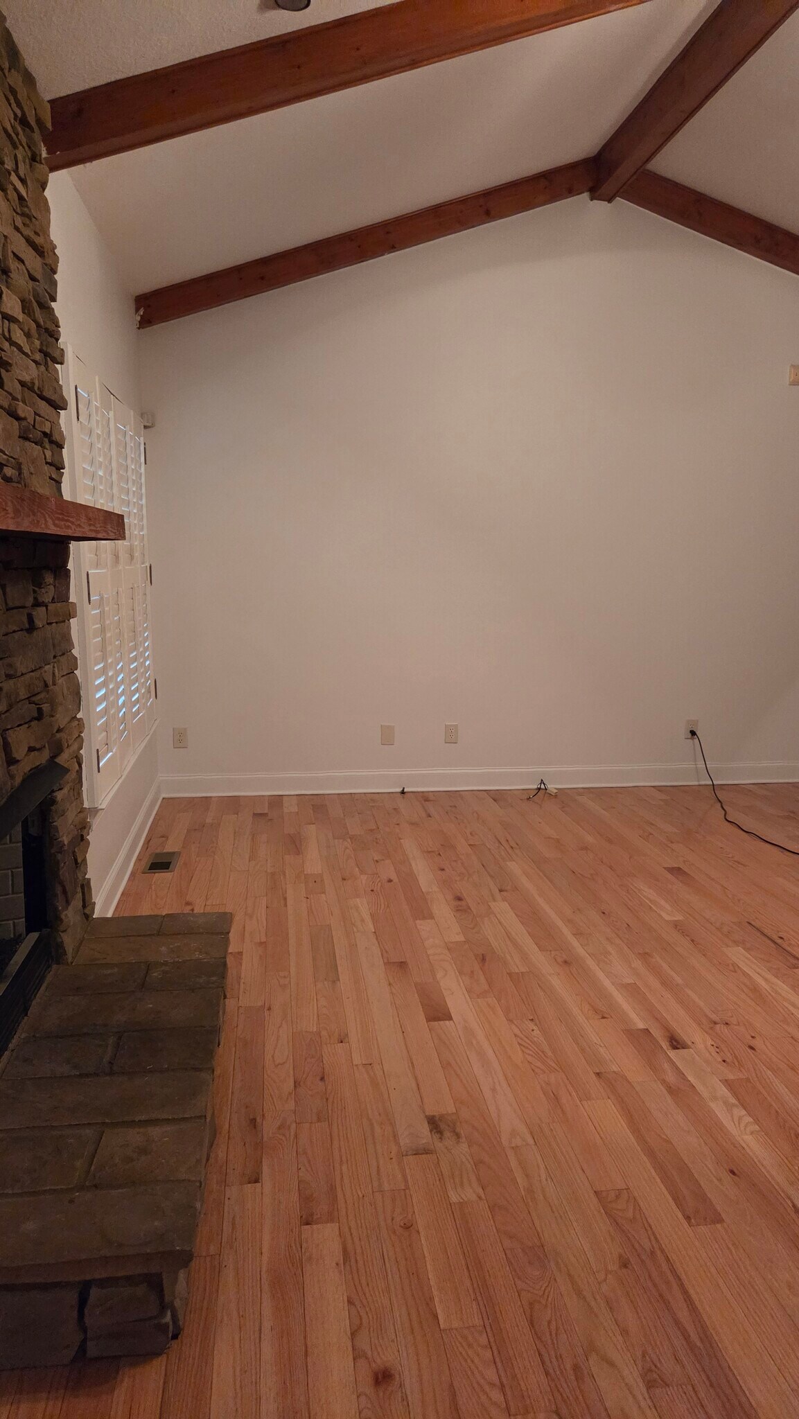 Building Photo - 324 Avenue of the Oaks