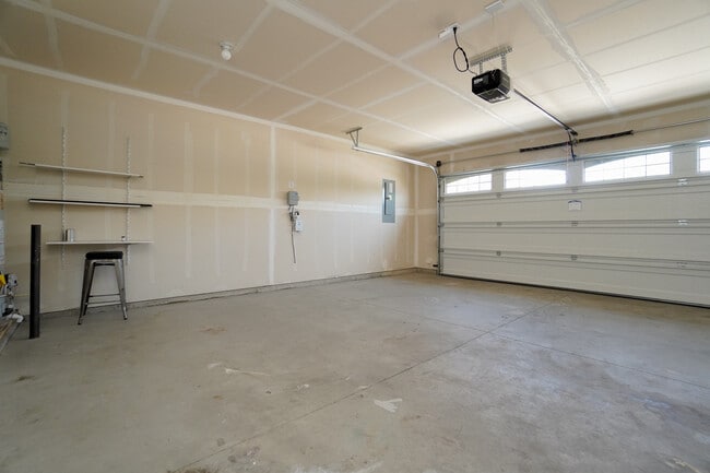 Building Photo - 5965 S Nordean Ave