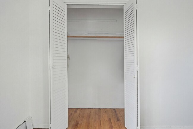 Building Photo - 204 Woodcliff Ave