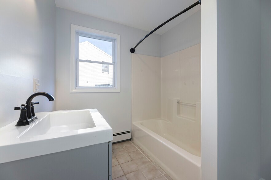 1st FLR Bath - 5 School Ln