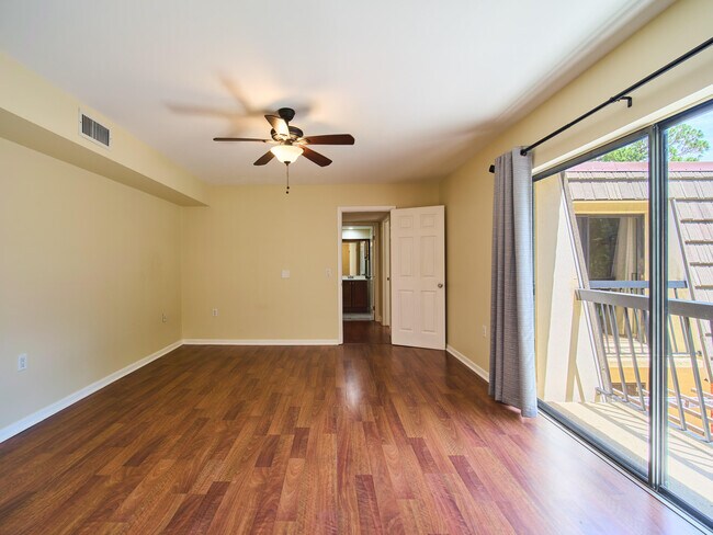 Building Photo - 1520 15th Terrace