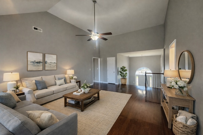 Building Photo - $2500 - 5 Bedrooms 3 Baths + Bonus Room